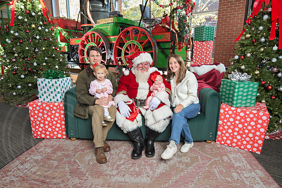 The Charleston Santa 2024-Nov30-0509