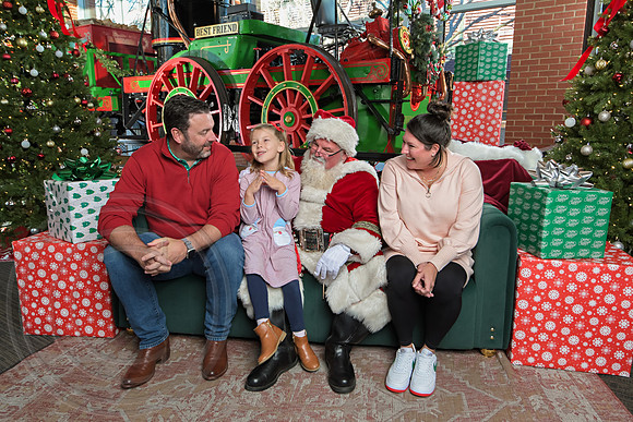 The Charleston Santa 2024-Dec22-4086