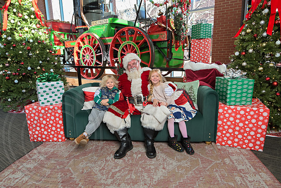 The Charleston Santa 2024-Dec22-3776