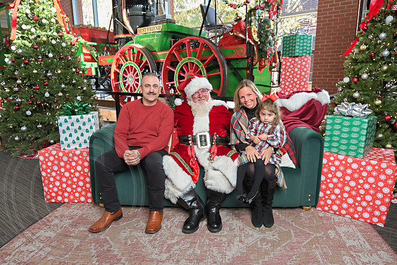 The Charleston Santa 2024-Dec1-0924
