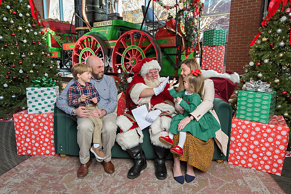 The Charleston Santa 2024-Dec14-2348