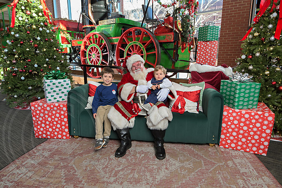 The Charleston Santa 2024-Dec22-3726