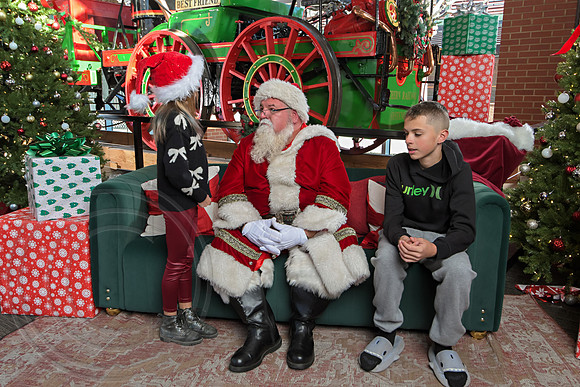The Charleston Santa 2024-Dec22-3748