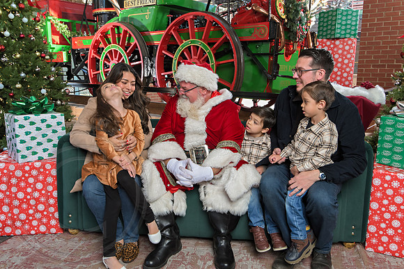 The Charleston Santa 2024-Dec15-2825