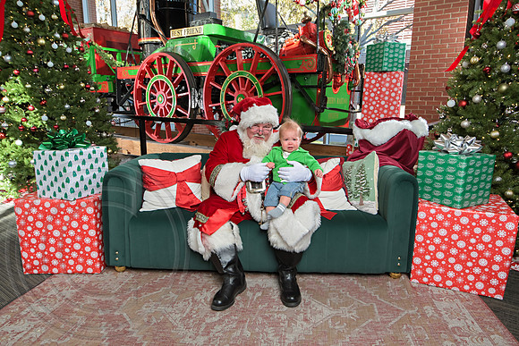 The Charleston Santa 2024-Dec7-1647
