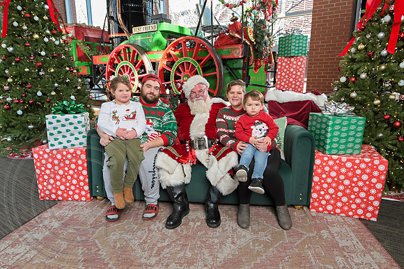 The Charleston Santa 2024-Dec22-3841