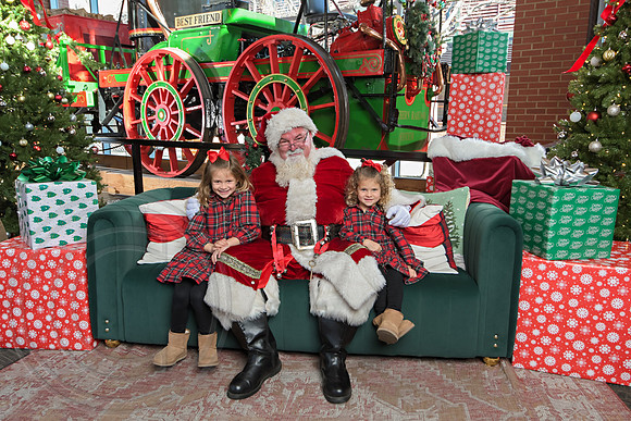 The Charleston Santa 2024-Dec22-3768