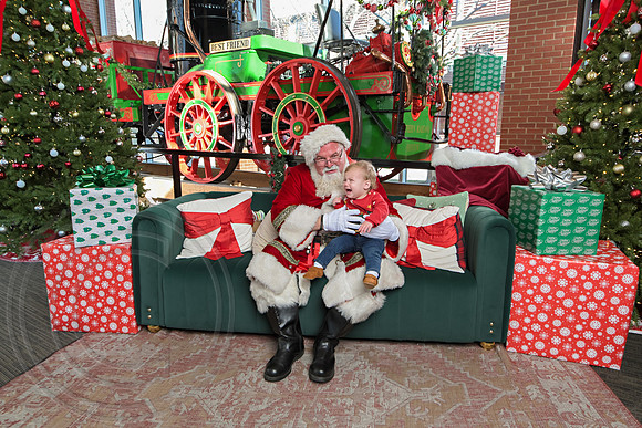 The Charleston Santa 2024-Dec22-3810