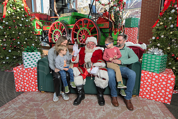 The Charleston Santa 2024-Dec14-2423