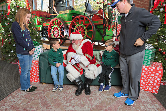 The Charleston Santa 2024-Dec1-0897