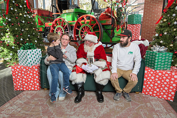 The Charleston Santa 2024-Dec7-1622