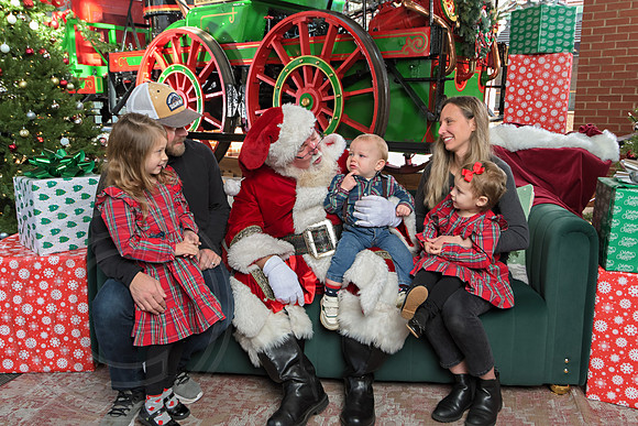 The Charleston Santa 2024-Dec15-2868