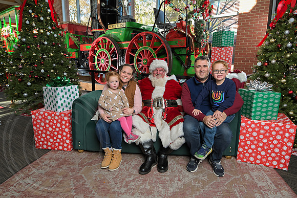 The Charleston Santa 2024-Dec7-1719