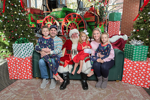 The Charleston Santa 2024-Dec7-1589
