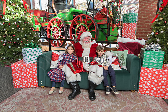 The Charleston Santa 2024-Dec15-2869