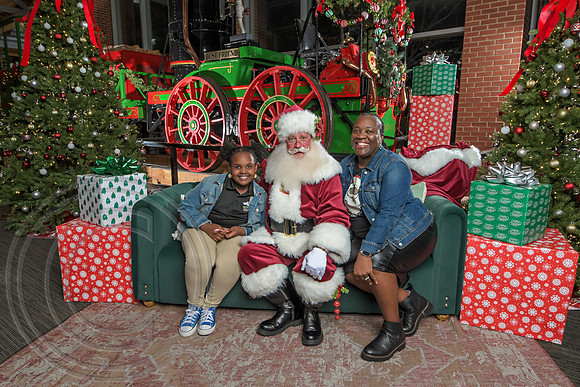 The Charleston Santa 2024-Dec10-2311