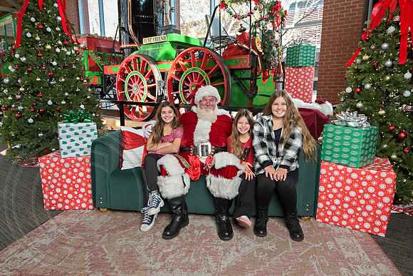 The Charleston Santa 2024-Dec14-2526