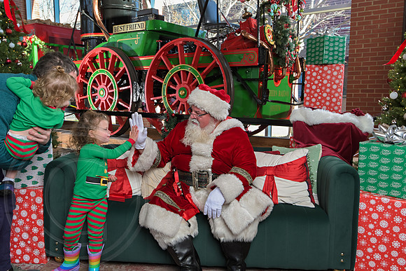 The Charleston Santa 2024-Dec21-3183