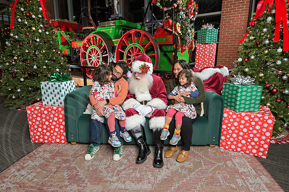 The Charleston Santa 2024-Dec3-1250