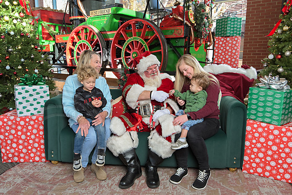 The Charleston Santa 2024-Dec14-2456