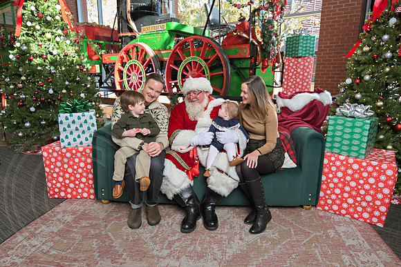 The Charleston Santa 2024-Dec1-0965