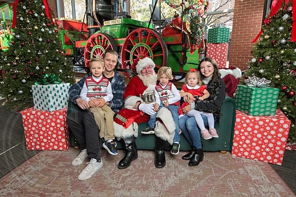 The Charleston Santa 2024-Dec7-1699