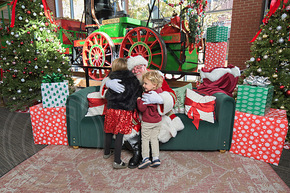 The Charleston Santa 2024-Dec1-0992
