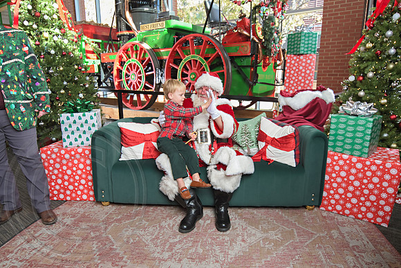 The Charleston Santa 2024-Dec1-0937