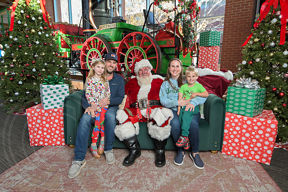 The Charleston Santa 2024-Dec14-2394