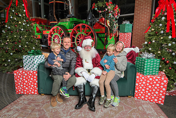 The Charleston Santa 2024-Dec3-1234