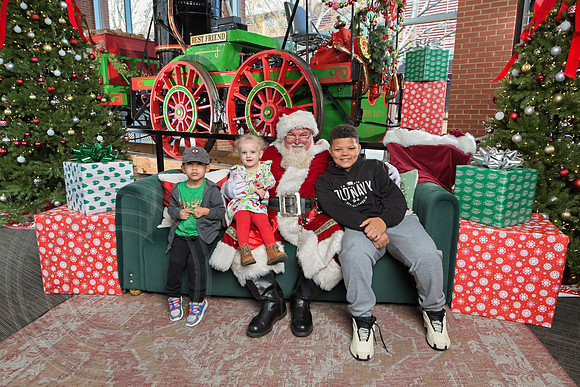 The Charleston Santa 2024-Dec15-2956
