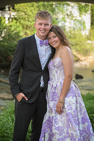 RKPhoto-2024-FallsPark-PromPics-76