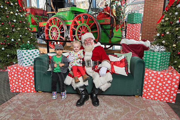 The Charleston Santa 2024-Dec15-2954
