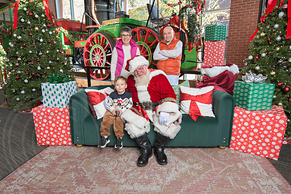 The Charleston Santa 2024-Nov30-0494