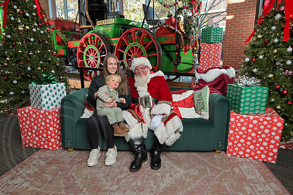 The Charleston Santa 2024-Dec7-1732