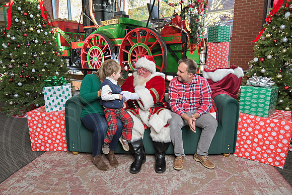 The Charleston Santa 2024-Dec1-0858
