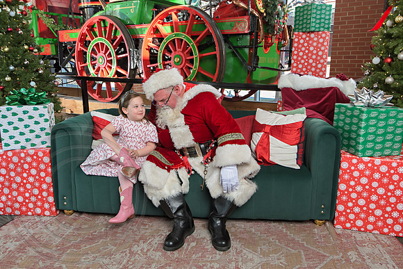 The Charleston Santa 2024-Dec22-3874