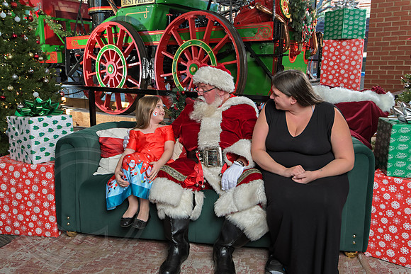 The Charleston Santa 2024-Dec22-4105