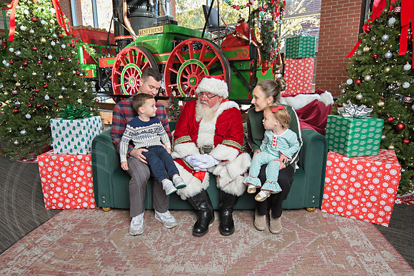 The Charleston Santa 2024-Nov30-0521