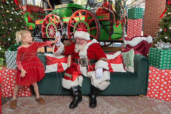 The Charleston Santa 2024-Dec7-1602