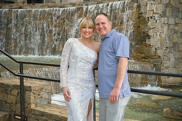 RKPhoto-2024-FallsPark-PromPics-129