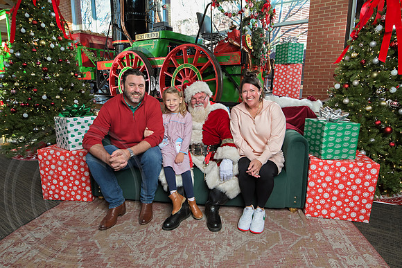 The Charleston Santa 2024-Dec22-4085