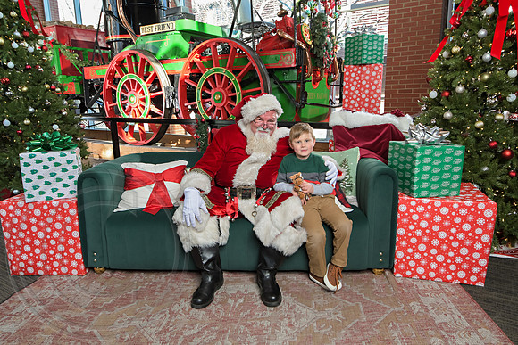 The Charleston Santa 2024-Dec22-3833