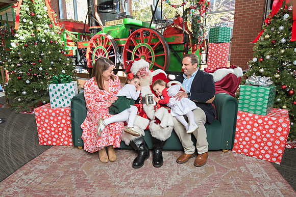 The Charleston Santa 2024-Dec1-0940