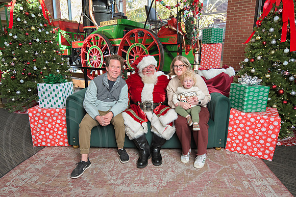 The Charleston Santa 2024-Nov30-0504