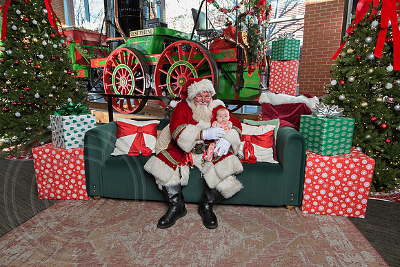 The Charleston Santa 2024-Dec22-4076