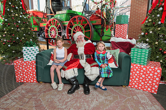 The Charleston Santa 2024-Dec15-3067