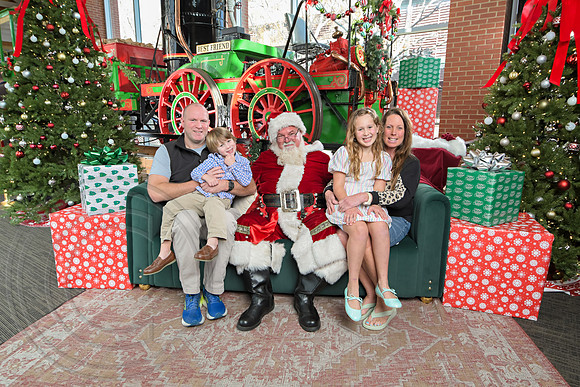 The Charleston Santa 2024-Dec15-2946