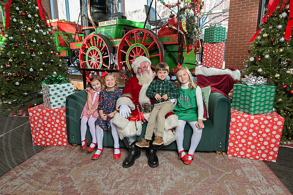 The Charleston Santa 2024-Dec22-3985