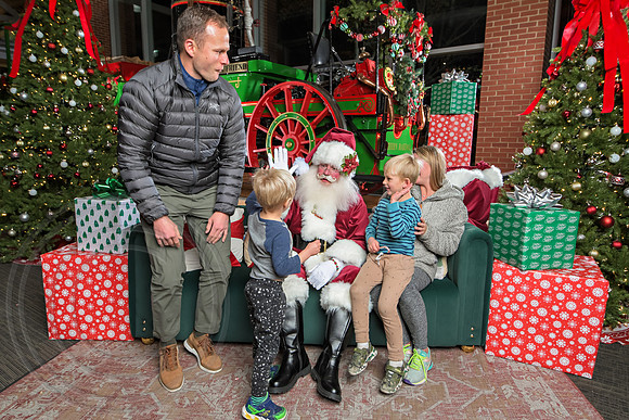 The Charleston Santa 2024-Dec3-1237
